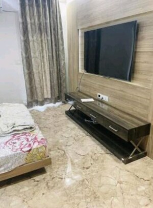 Bedroom in 4 BHK Apartment at Parsvnath Planet Plaza, Gomti Nagar – for Rent