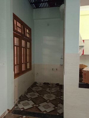 Room in 2 BHK Independent House at Gomti Nagar – for Rent