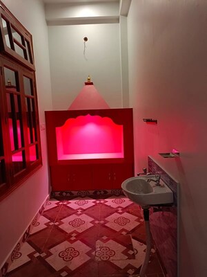 Furnished Amenities in 2 BHK Independent House at Gomti Nagar – for Rent