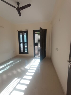 Furnished Amenities in 3.5 BHK Villa at Amrapali Leisure Valley – for Rent