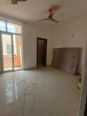 Furnished Amenities in 3.5 BHK Villa at Amrapali Leisure Valley – for Rent