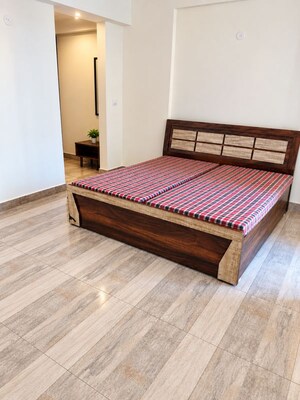 Bedroom in 3 BHK Apartment at Mussoorie Road – for Rent