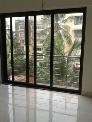 Room in 2 BHK Apartment at Mehta Villa 79, Santacruz West – for Rent
