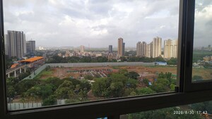 Swimming Pool in 2 BHK Apartment at Kalpataru Paramount, Kapur Bawdi – for Rent