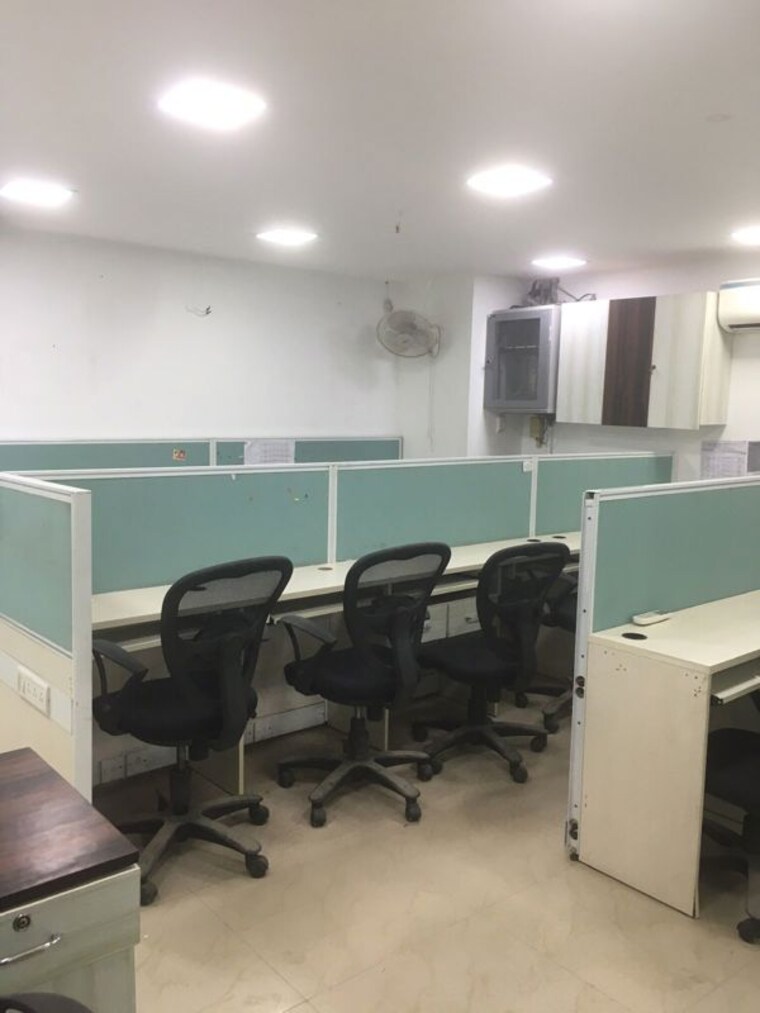 Team Area, netaji subhash place Commercial Office Space 839 Sq.Ft. In Netaji Subhash Place Delhi 10727957