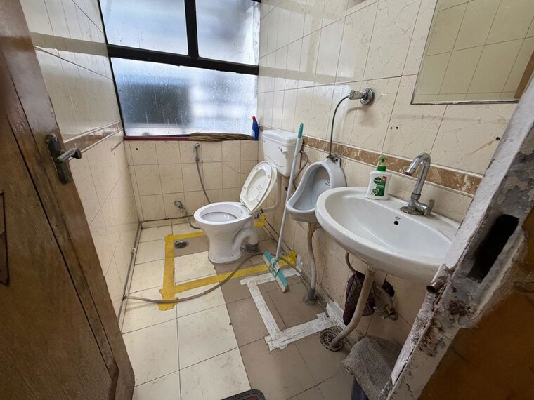 Team Area, netaji subhash place Commercial Office Space 485 Sq.Ft. In Netaji Subhash Place Delhi 10727968