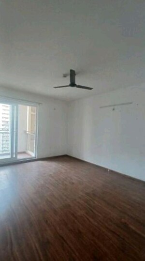 Room in 3 BHK Apartment at Rishita Manhattan, Gomti Nagar – for Sale