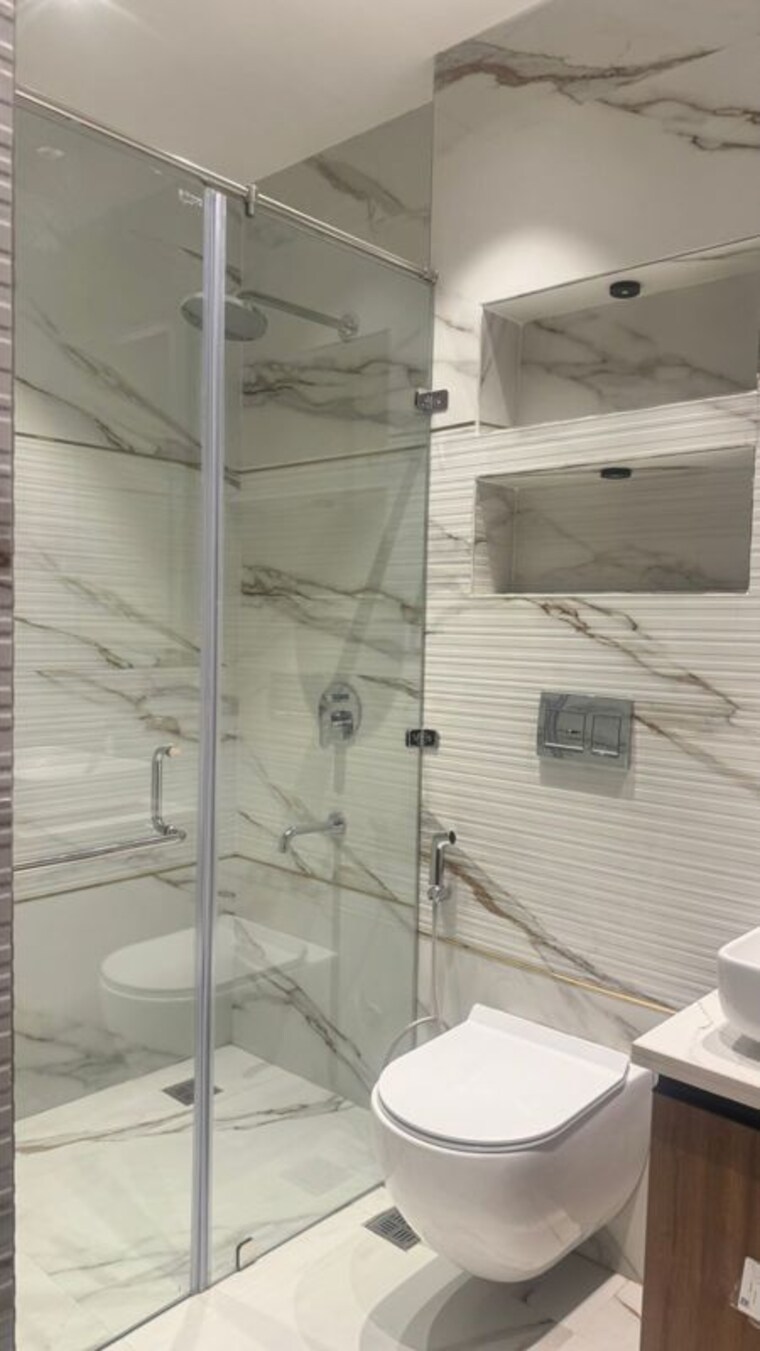 Bathroom, tulip-violet 3 Bedroom 1578 Sq.Ft. Apartment In Sector 69 Gurgaon 10727994