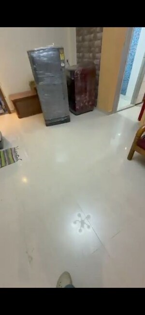 Room in 2 BHK Apartment at Mamta Apartments Prabhadevi, Prabhadevi – for Rent