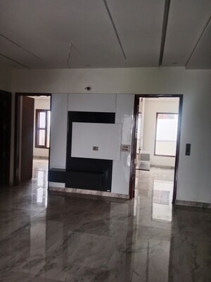 Room in 4 BHK Builder Floor at Baberpur Mandi – for Rent