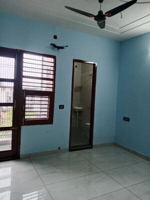 2.5 BHK Builder Floor For Rent in Sector 18