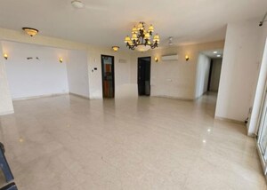 Room in 4 BHK Apartment at Shalimar Gallant, Mahanagar – for Sale