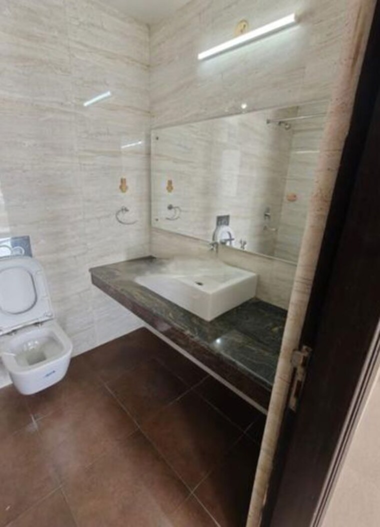 Bathroom, shalimar-gallant 4 Bedroom 2550 Sq.Ft. Apartment In Mahanagar Lucknow 10728043