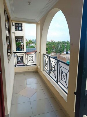 Balcony in  Pg at Vineet Khand – for Rent