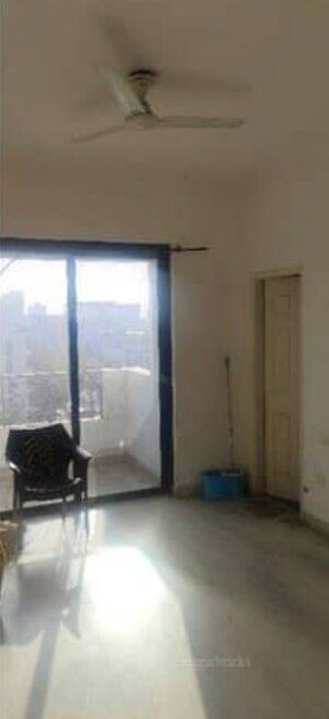 Room in 3 BHK Apartment at Shalimar Heights Lucknow, Butler Colony – for Sale