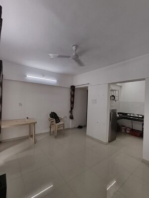 Room in 2 BHK Apartment at Majestique 38 Park Majestique, Undri – for Rent