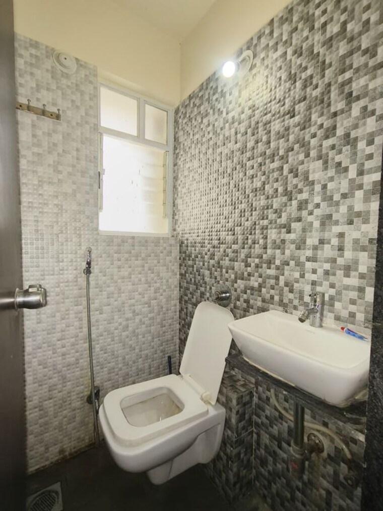 Bathroom, majestique-38-park-majestique 2 Bedroom 504 Sq.Ft. Apartment In Undri Pune 10728191