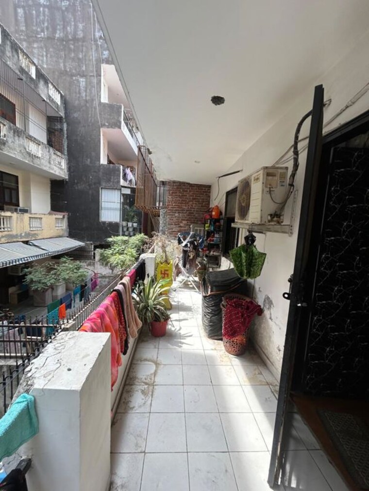 Balcony, green fields colony 3 Bedroom 260 Sq.Ft. Builder Floor In Green Fields Colony Faridabad 10728209