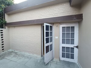 Room in 2 BHK Independent House at Sector 38 – for Rent