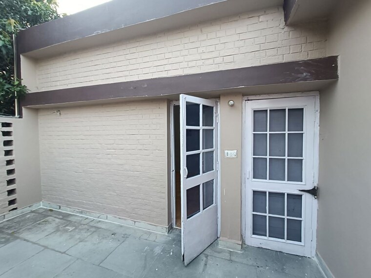 Room, sector 38 2 Bedroom 700 Sq.Ft. Independent House In Sector 38 Chandigarh 10728215