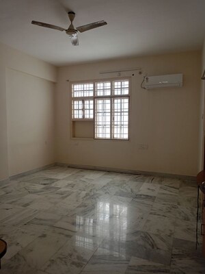 Room in 3.5 BHK Apartment at SMR Vinay Acropolis, Madhapur – for Sale
