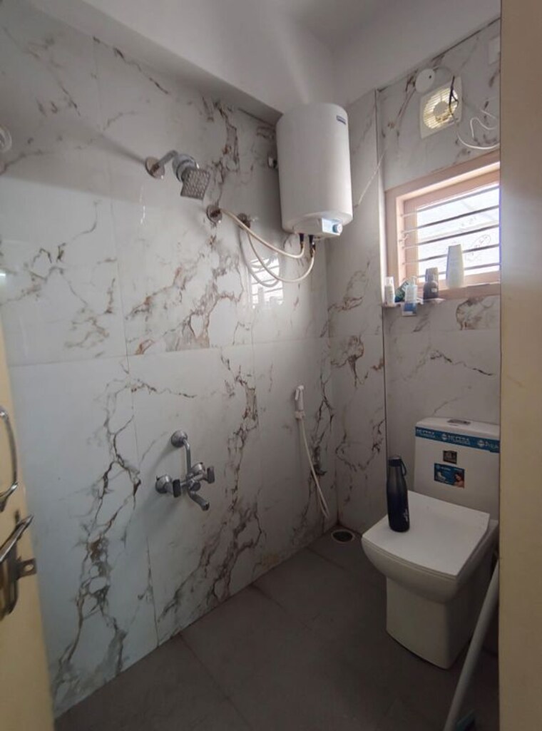 Bathroom, hsr layout sector 3 3 Bedroom 1200 Sq.Ft. Builder Floor In Hsr Layout Sector 3 Bangalore 10728253