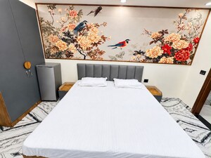 Bedroom in 1 RK Builder Floor at Sector 69 – for Rent