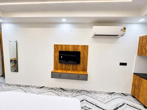 Bedroom in 1 RK Builder Floor at Sector 69 – for Rent