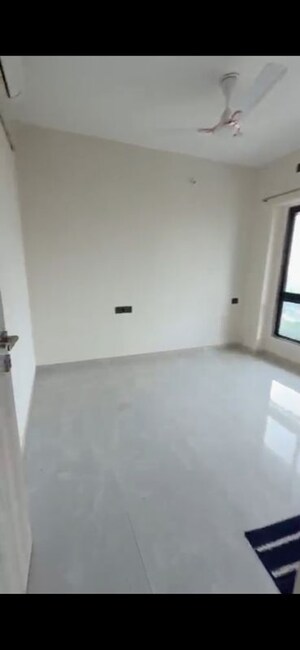 Room in 3 BHK Apartment at Hubtown The Premiere, Andheri West – for Rent