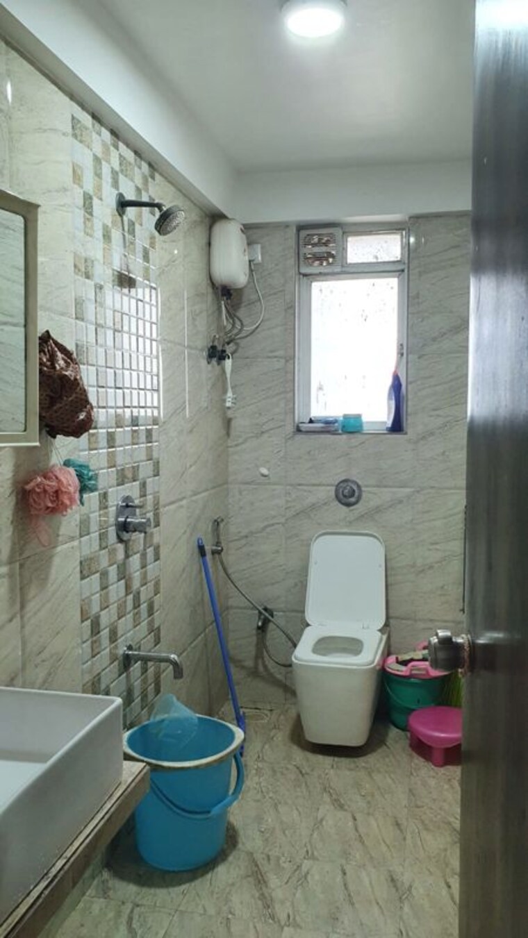 Bathroom, dlh-orchid 2 Bedroom 1200 Sq.Ft. Apartment In Andheri West Mumbai 10728316