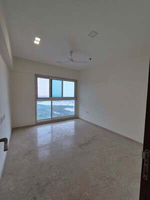 Room in 2 BHK Apartment at Ajmera Aeon, Wadala East – for Rent