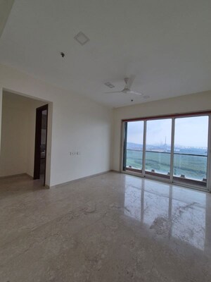 Room in 2 BHK Apartment at Ajmera Aeon, Wadala East – for Rent
