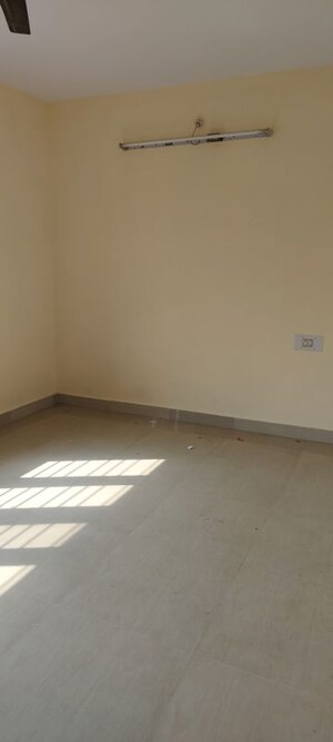 Room in 1 BHK Builder Floor at Jeevan Bima Nagar – for Rent