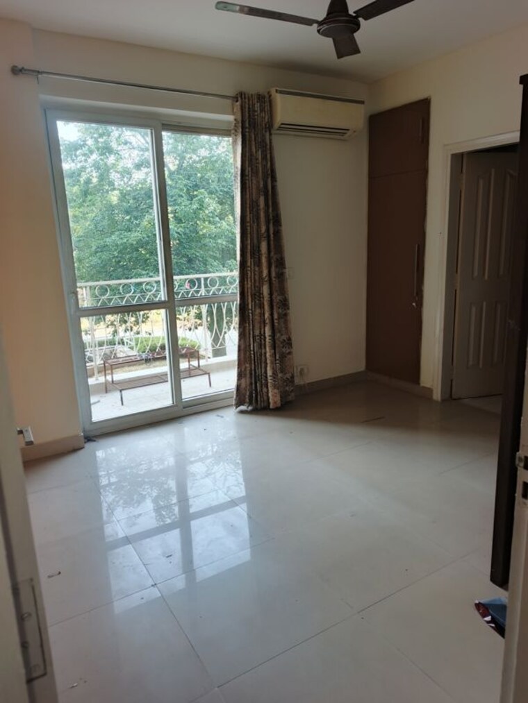 Room, bptp-park-prime 3.5 Bedroom 2100 Sq.Ft. Apartment In Sector 66 Gurgaon 10728377