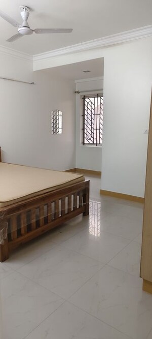 Room in 2 BHK Builder Floor at Murugesh Palya – for Rent