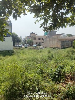 Plot For Sale in Sector 27
