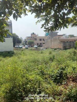  Plot For Sale in Sector 27