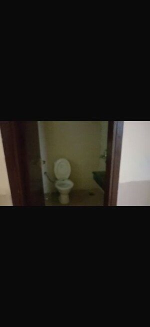 Room in 3 BHK Builder Floor at BPTP Park 81, Sector 81 – for Rent