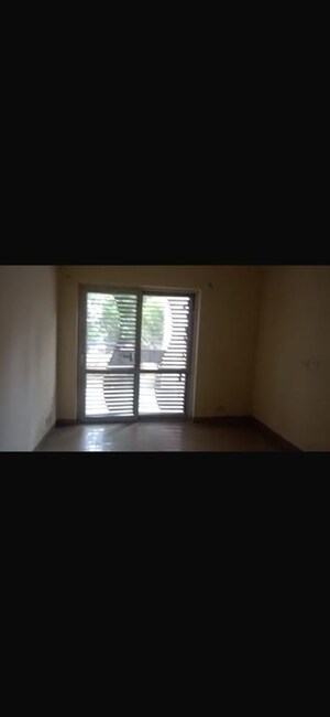 Room in 3 BHK Builder Floor at BPTP Park 81, Sector 81 – for Rent