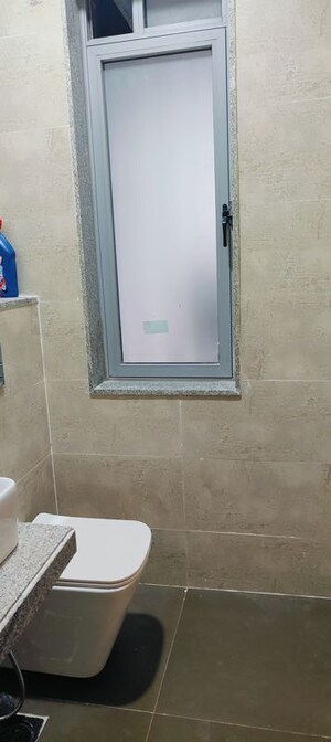 Room in 1 BHK Apartment at Dahisar East – for Rent