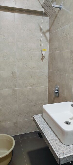 Bathroom in 1 BHK Apartment at Dahisar East – for Rent