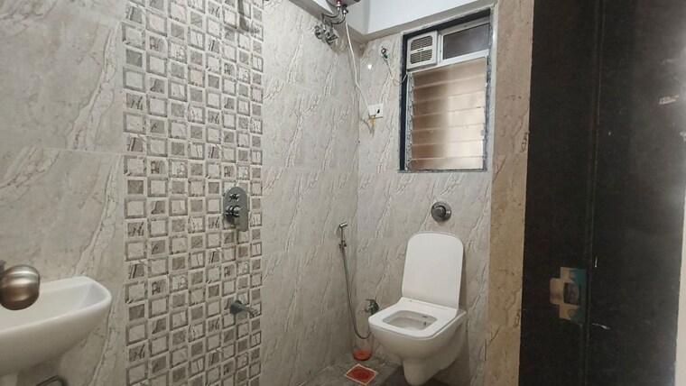 Bathroom, borivali west 3 Bedroom 980 Sq.Ft. Apartment In Borivali West Mumbai 10726076