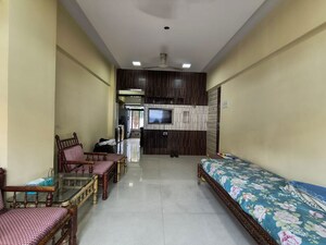Room in 1 BHK Apartment at Borivali West – for Rent