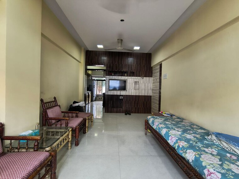 Room, borivali west 1 Bedroom 425 Sq.Ft. Apartment In Borivali West Mumbai 10725383