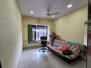 Bedroom in 1 BHK Apartment at Borivali West – for Rent