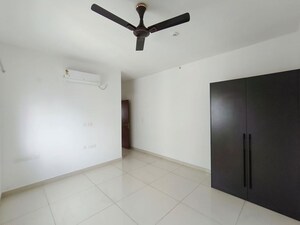 Room in 3.5 BHK Apartment at Prestige Tranquil, Kokapet – for Rent
