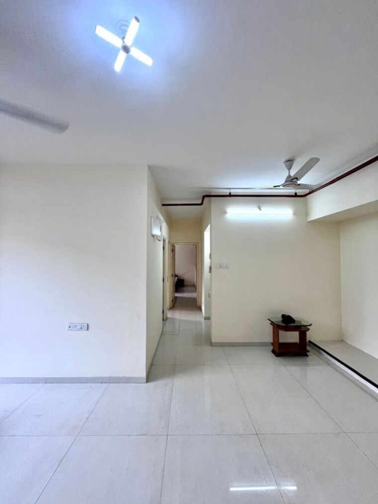 Living Room, thane west 3 Bedroom 900 Sq.Ft. Apartment In Thane West Thane 10722602