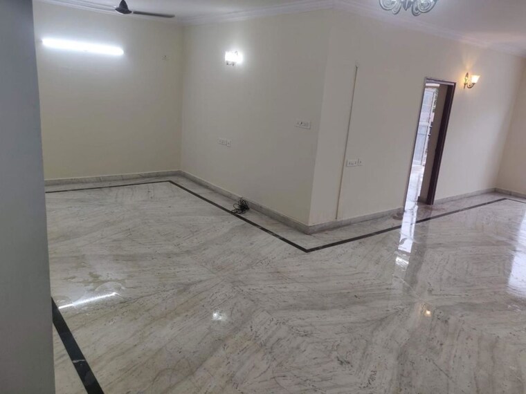Room, richmond town 3 Bedroom 2100 Sq.Ft. Apartment In Richmond Town Bangalore 10722055