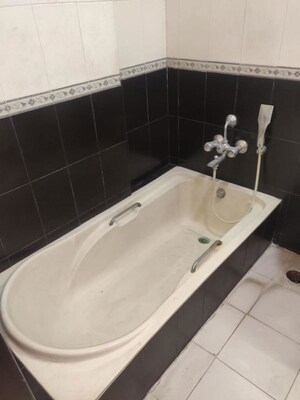 Bathroom in 3 BHK Apartment at Richmond Town – for Rent