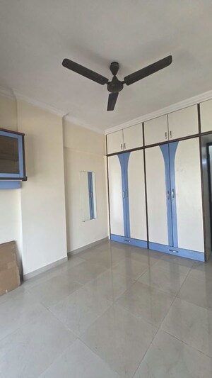 Room in 2 BHK Apartment at Dheeraj Ganga, Malad West – for Rent